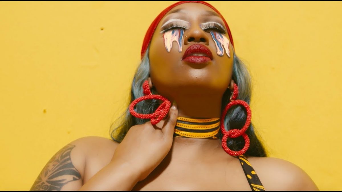 Victoria Kimani has unleashed the visual to her latest single titled “Sexy“. The TUC-produced record ‘Sexy‘, is a ballad on which Kimani sings for her better half.