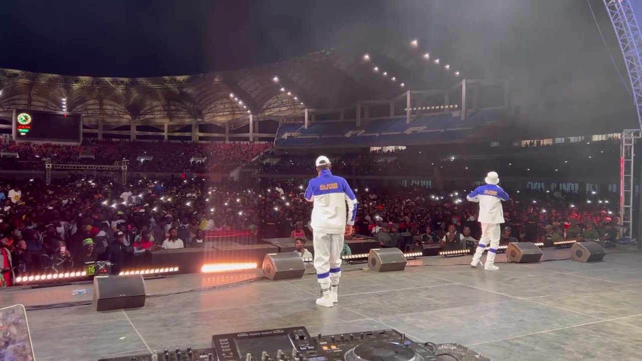 Yo Maps Fill Up Heroes Stadium Performance From Chanda Na Kay (Watch Highlights)